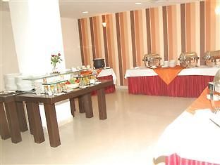 Apex Hotel Baddi Esterno foto
